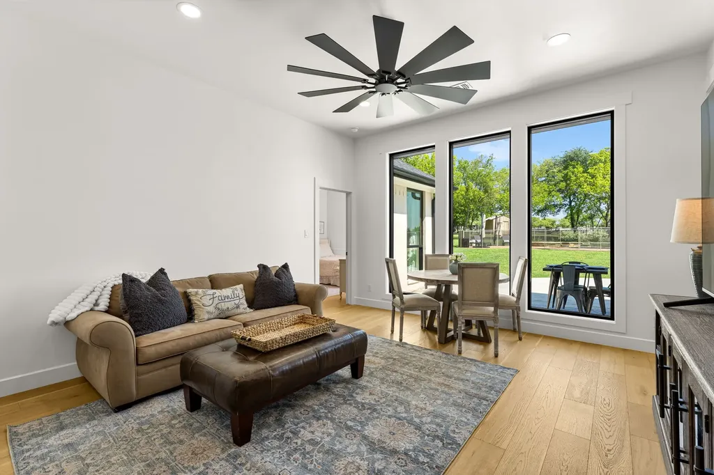 9900 Tantarra Drive Burleson TX 76028