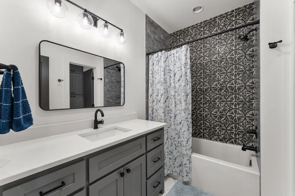 9900 Tantarra Drive Burleson TX 76028
