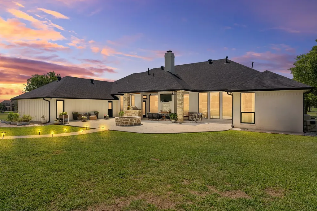 9900 Tantarra Drive Burleson TX 76028