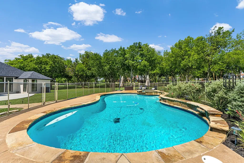 9900 Tantarra Drive Burleson TX 76028