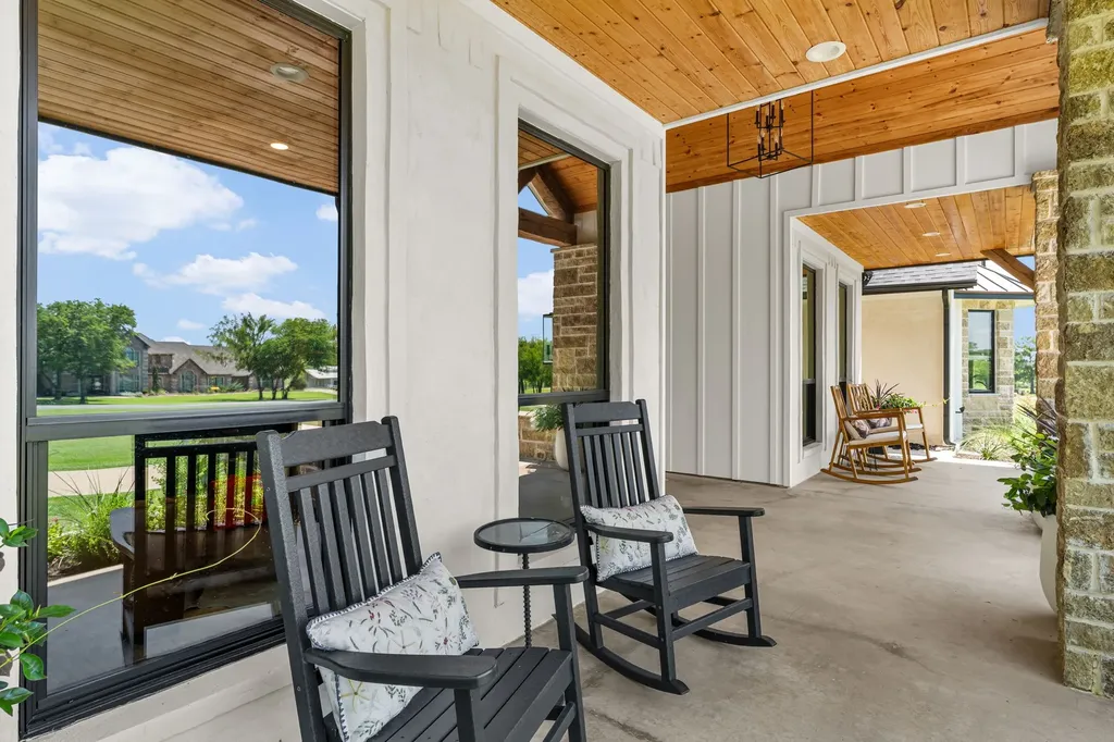 9900 Tantarra Drive Burleson TX 76028