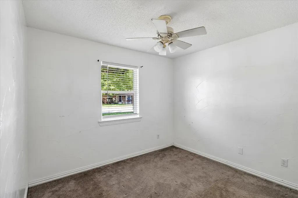 716 Heathcliff Drive Everman TX 76140