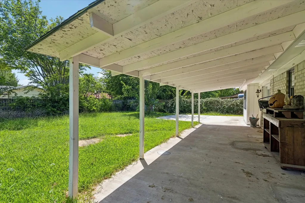 716 Heathcliff Drive Everman TX 76140