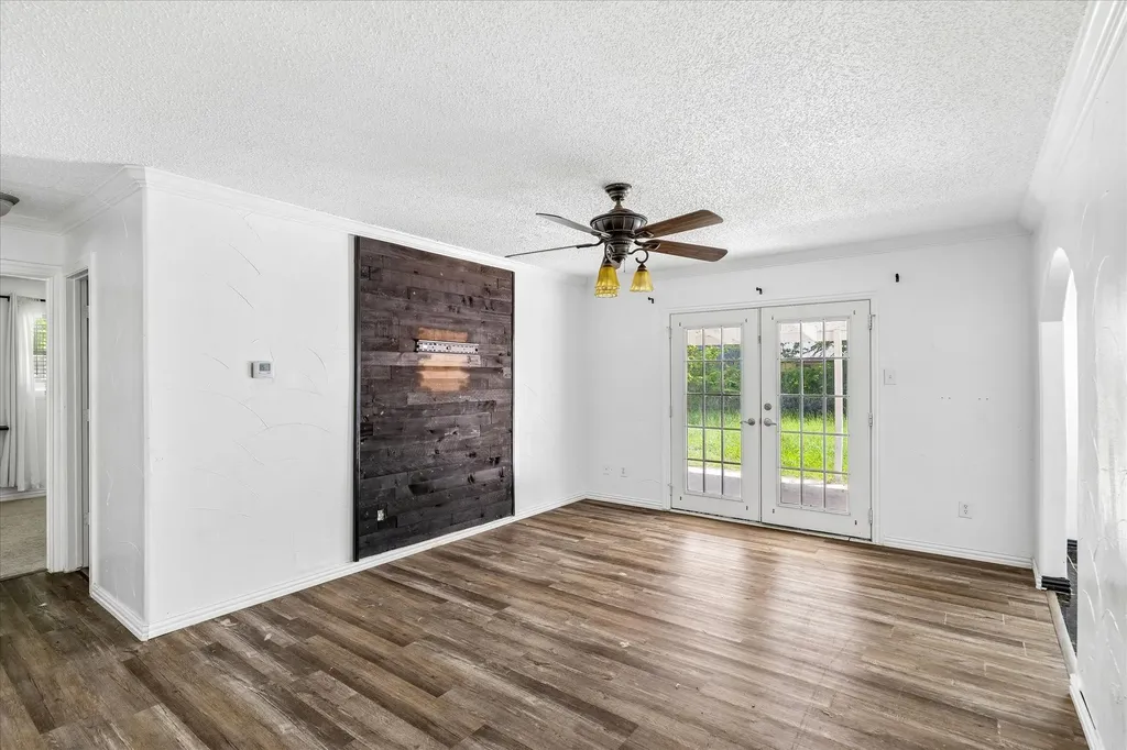 716 Heathcliff Drive Everman TX 76140