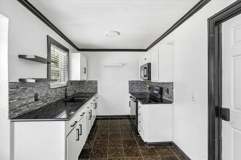 716 Heathcliff Drive Everman TX 76140