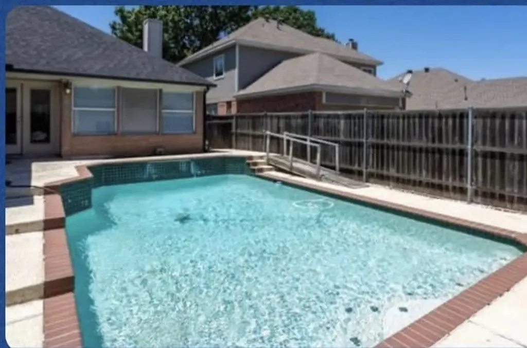 1237 Christopher Lane Lewisville TX 75077