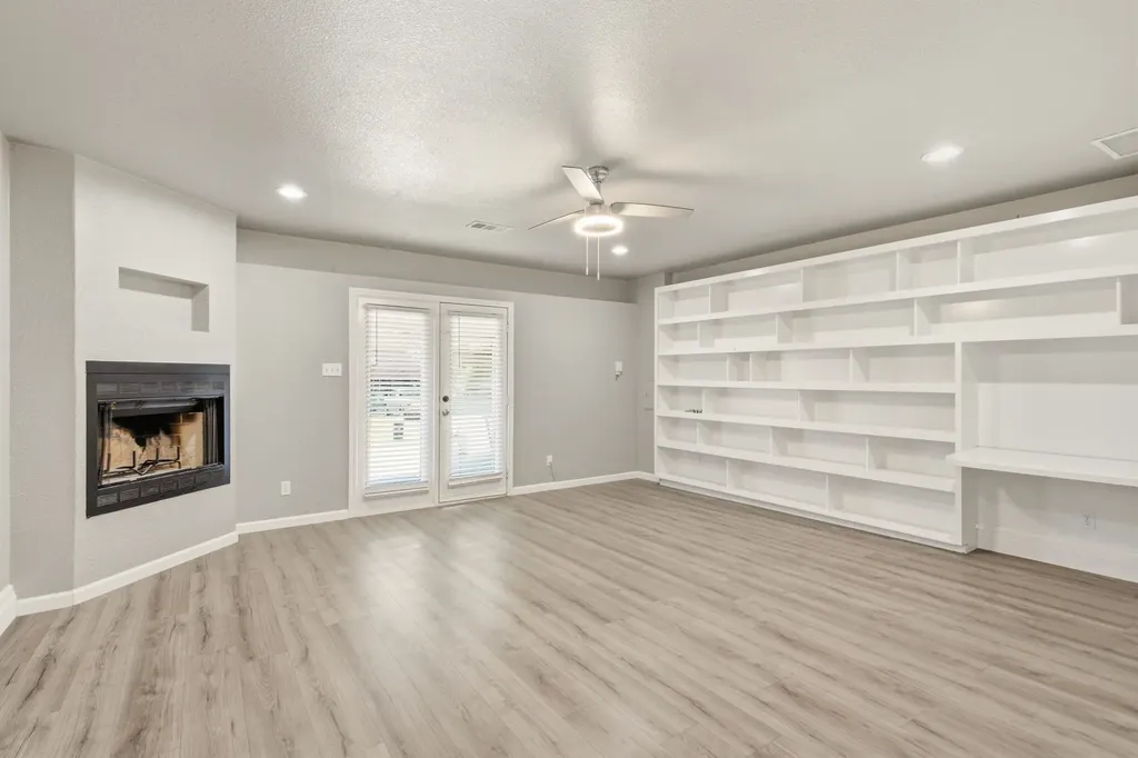 1237 Christopher Lane Lewisville TX 75077