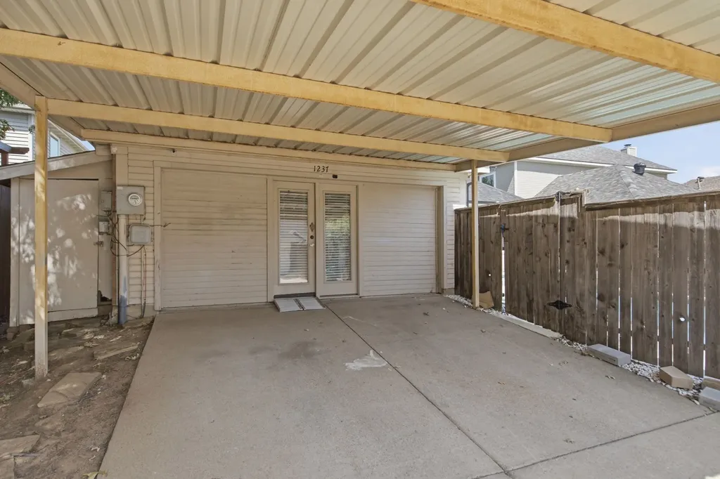 1237 Christopher Lane Lewisville TX 75077