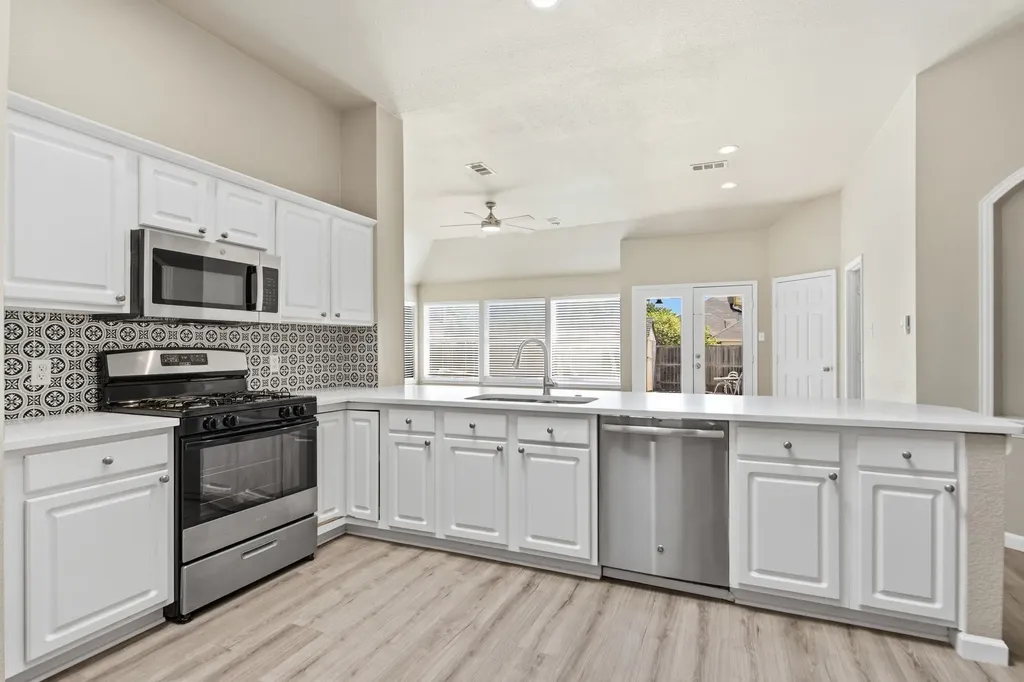 1237 Christopher Lane Lewisville TX 75077