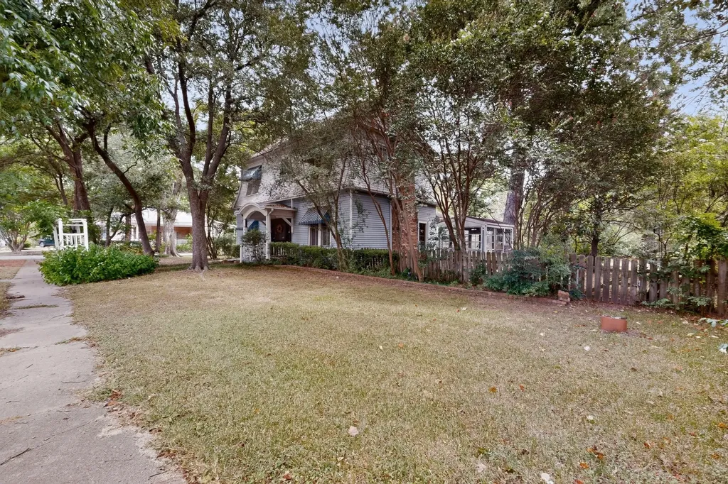 604 Johnson Street Terrell TX 75160
