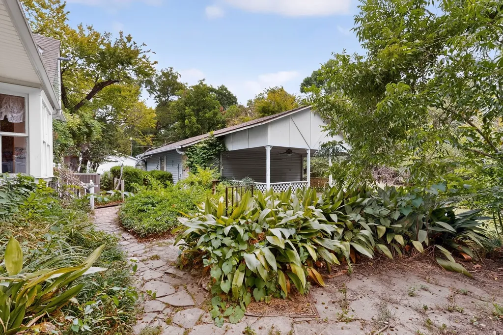 604 Johnson Street Terrell TX 75160