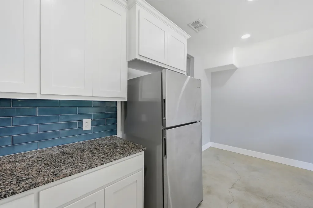 1315 S 5th Avenue Denison TX 75021