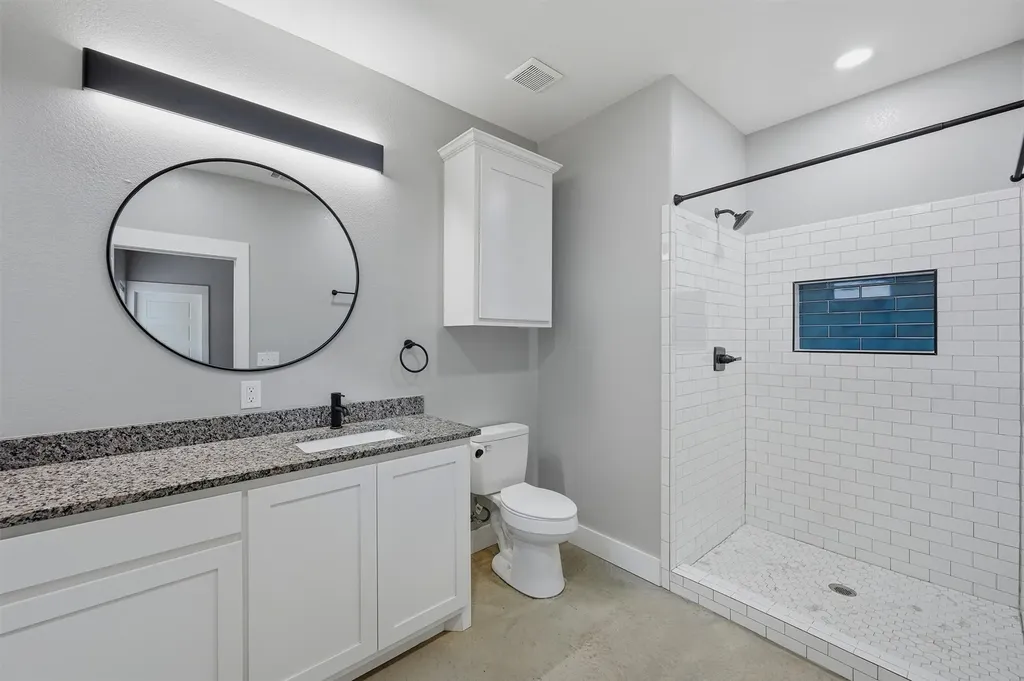 1315 S 5th Avenue Denison TX 75021