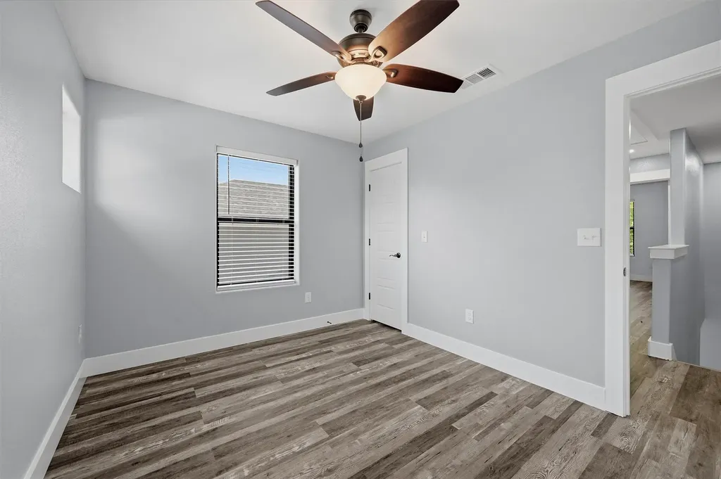 1315 S 5th Avenue Denison TX 75021