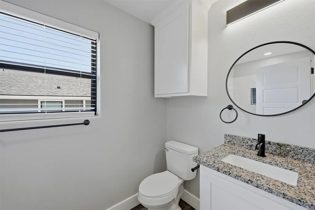 1315 S 5th Avenue Denison TX 75021