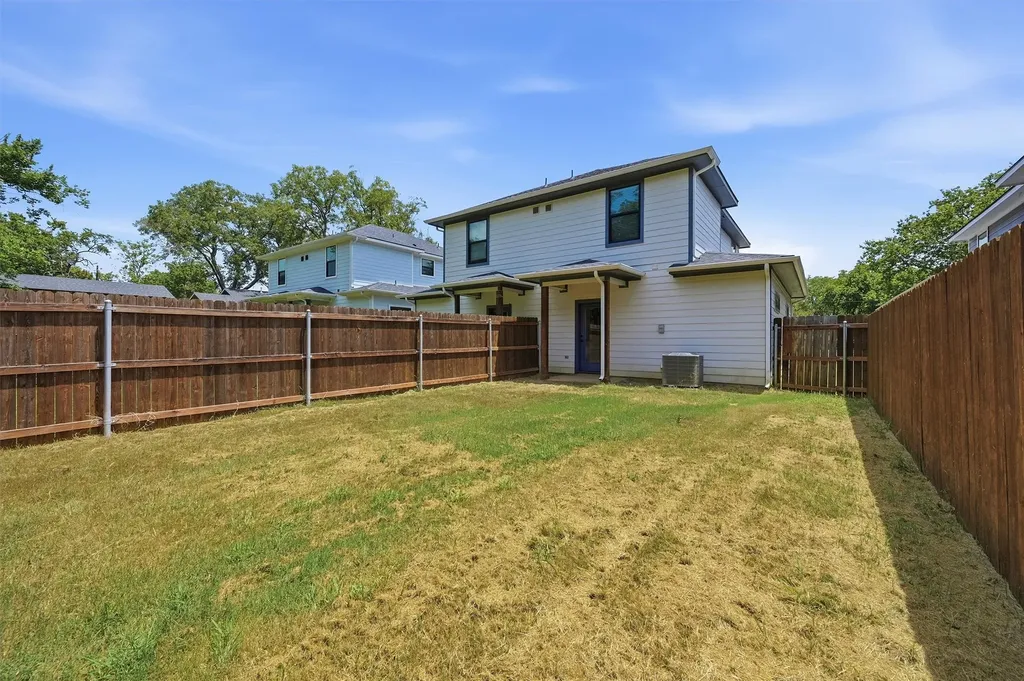 1315 S 5th Avenue Denison TX 75021