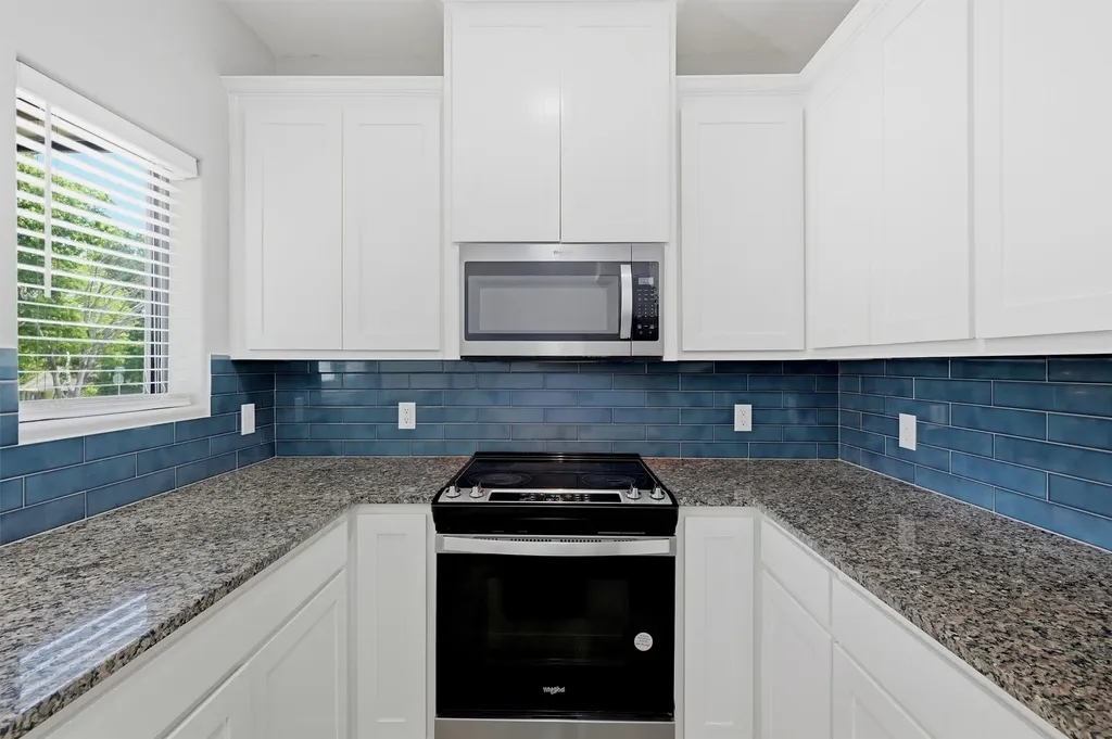 1315 S 5th Avenue Denison TX 75021