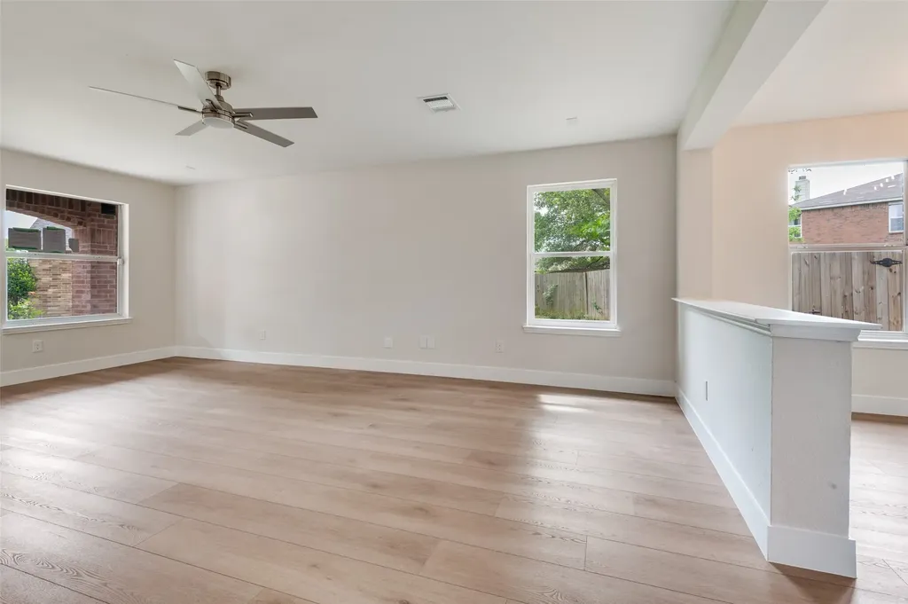 520 King Street Cedar Hill TX 75104