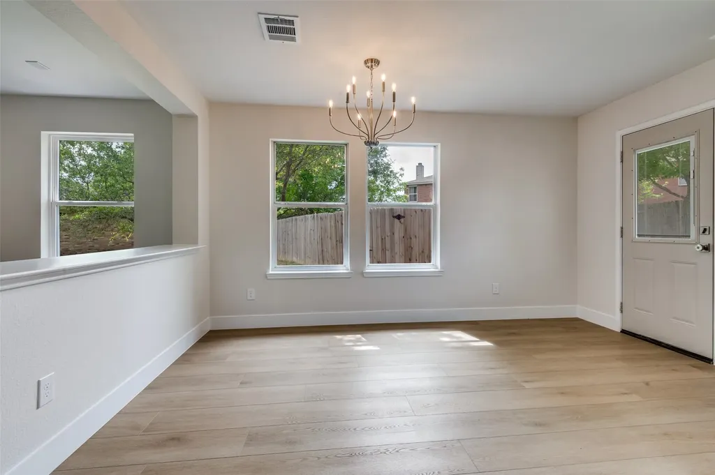 520 King Street Cedar Hill TX 75104