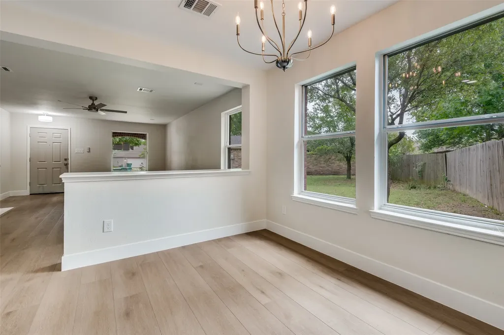 520 King Street Cedar Hill TX 75104