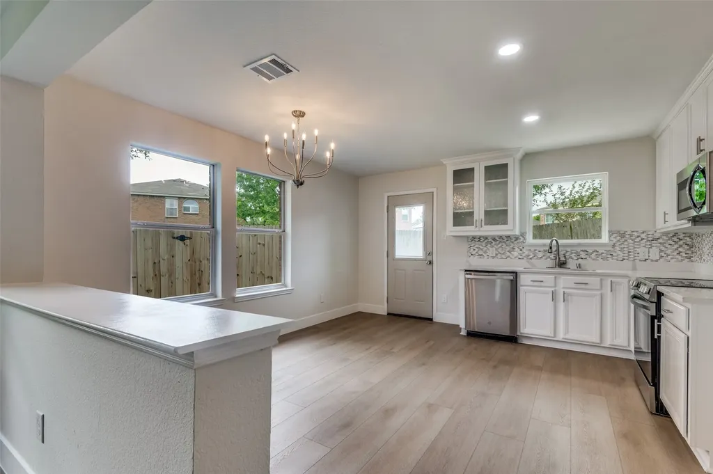 520 King Street Cedar Hill TX 75104