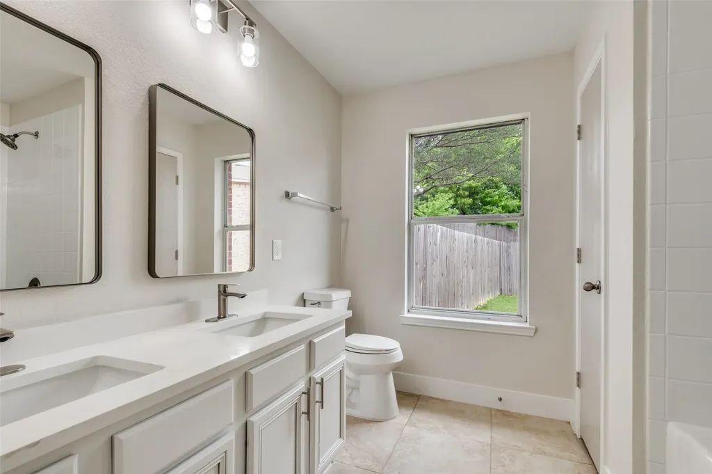 520 King Street Cedar Hill TX 75104