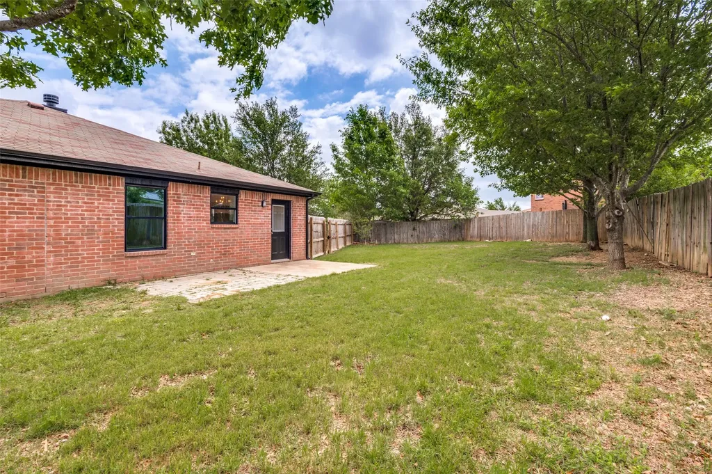 520 King Street Cedar Hill TX 75104