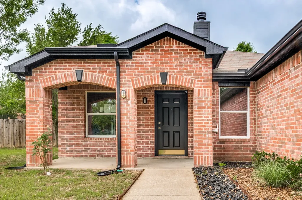 520 King Street Cedar Hill TX 75104