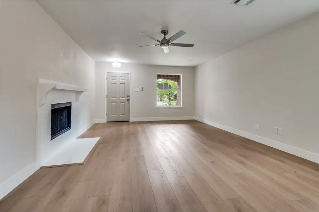 520 King Street Cedar Hill TX 75104