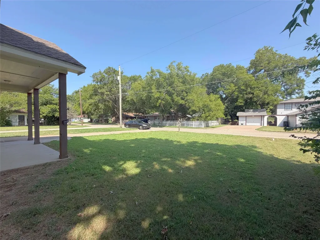 122 Katy Street Cleburne TX 76031