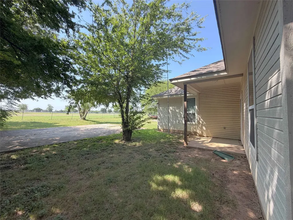122 Katy Street Cleburne TX 76031