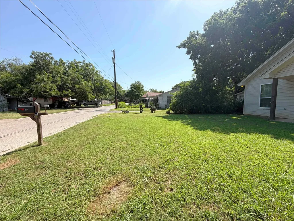 122 Katy Street Cleburne TX 76031