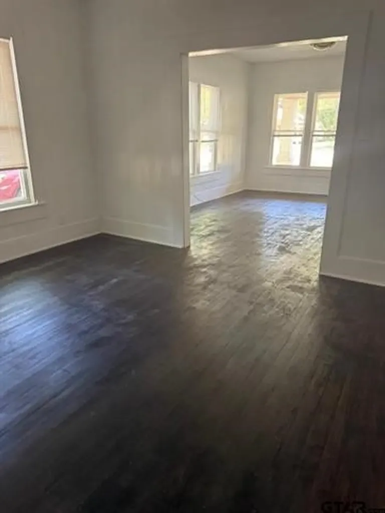 509 N Pacific Street Mineola TX 75773