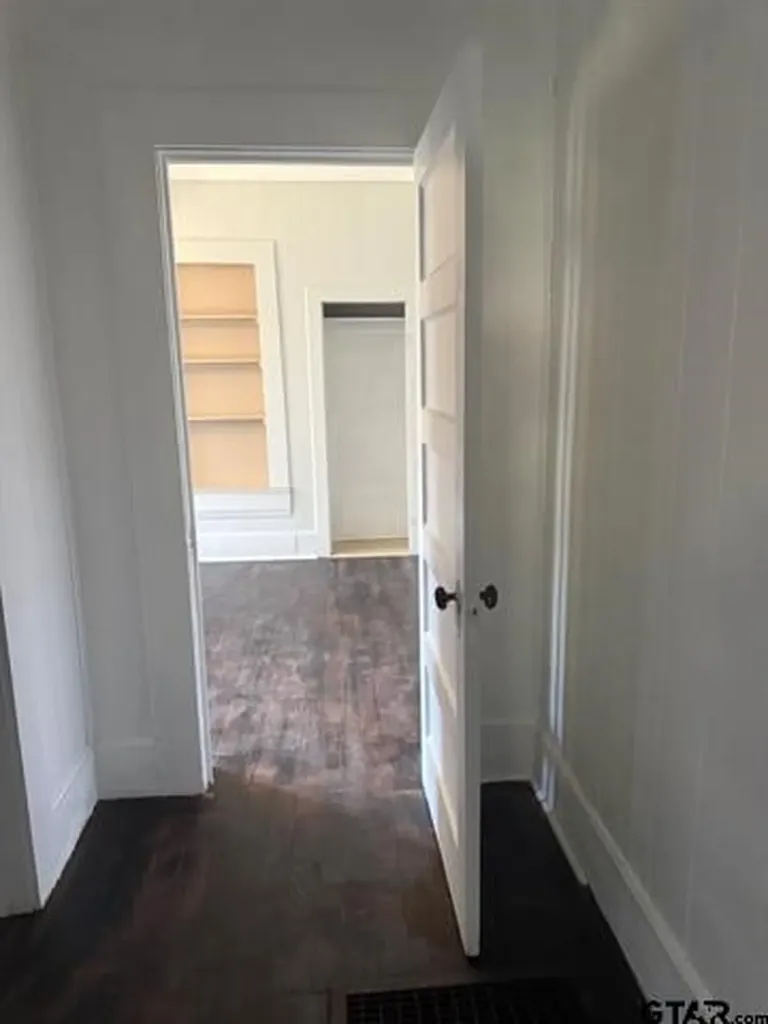 509 N Pacific Street Mineola TX 75773