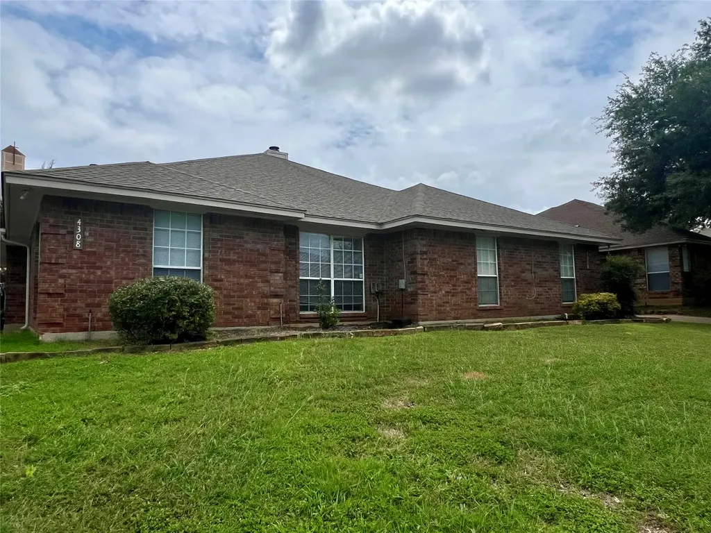 4308 Kelly Hill Drive Arlington TX 76017