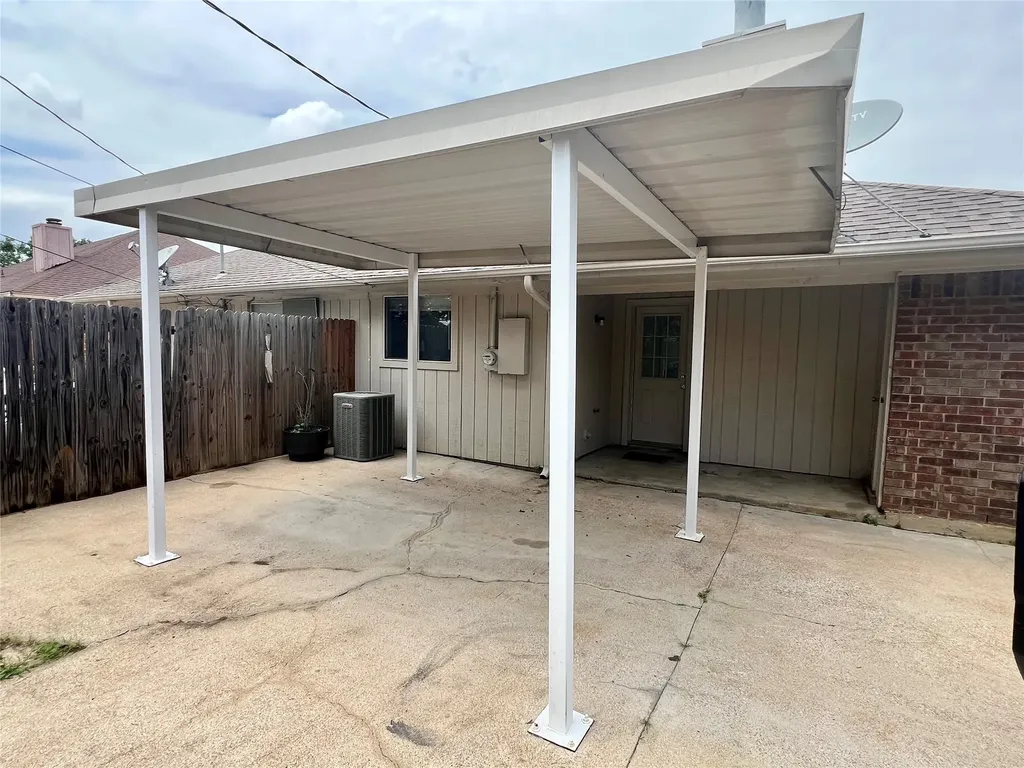 4308 Kelly Hill Drive Arlington TX 76017