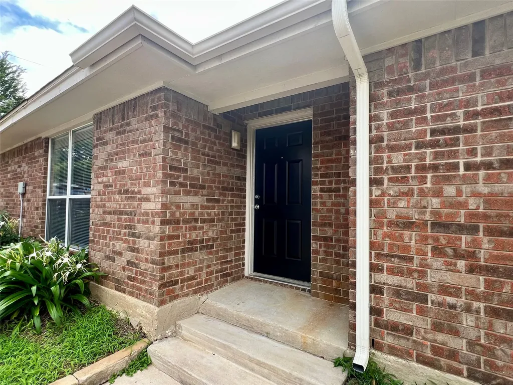 4308 Kelly Hill Drive Arlington TX 76017