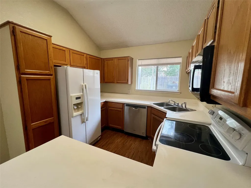4308 Kelly Hill Drive Arlington TX 76017