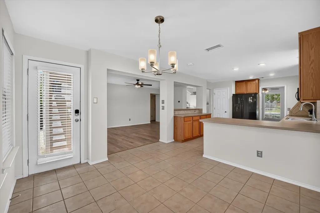 1601 Santos Drive Denton TX 76207
