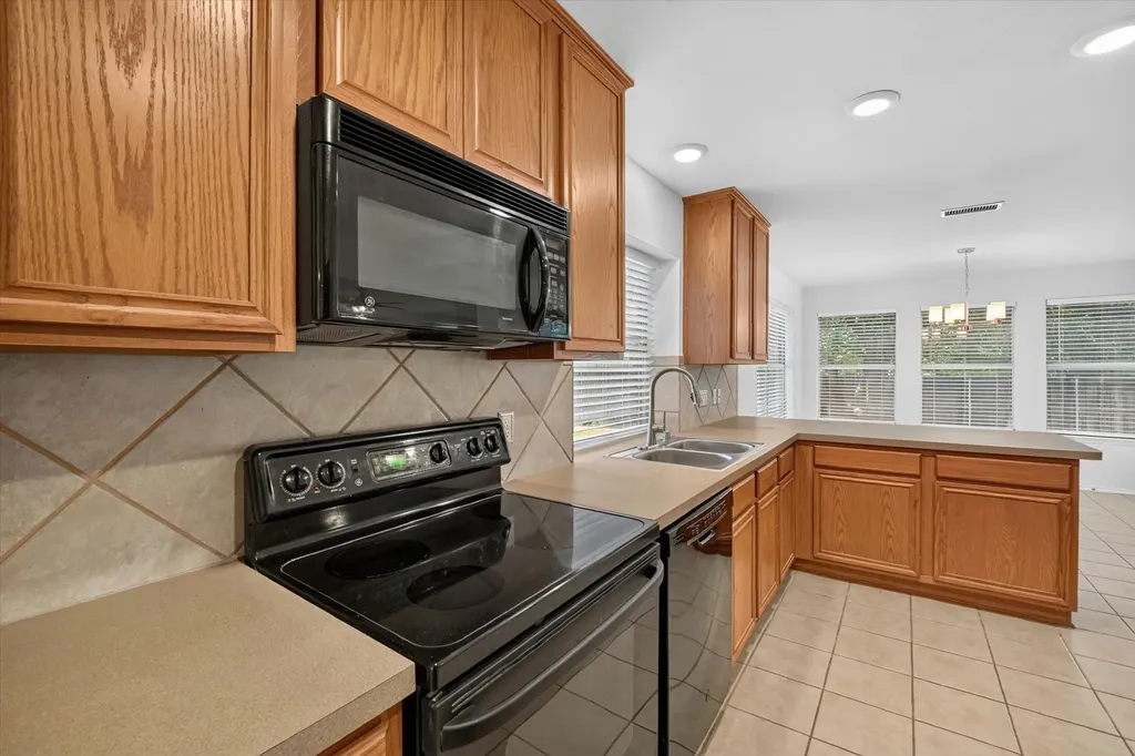 1601 Santos Drive Denton TX 76207