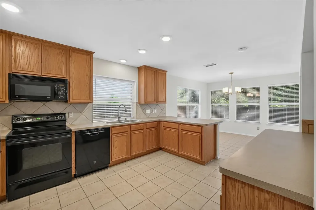 1601 Santos Drive Denton TX 76207