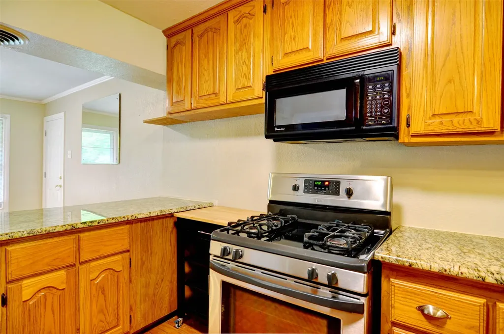 1110 Wade Hampton Street Benbrook TX 76126
