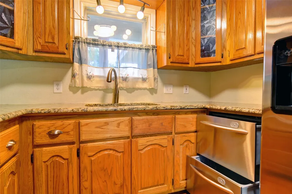 1110 Wade Hampton Street Benbrook TX 76126