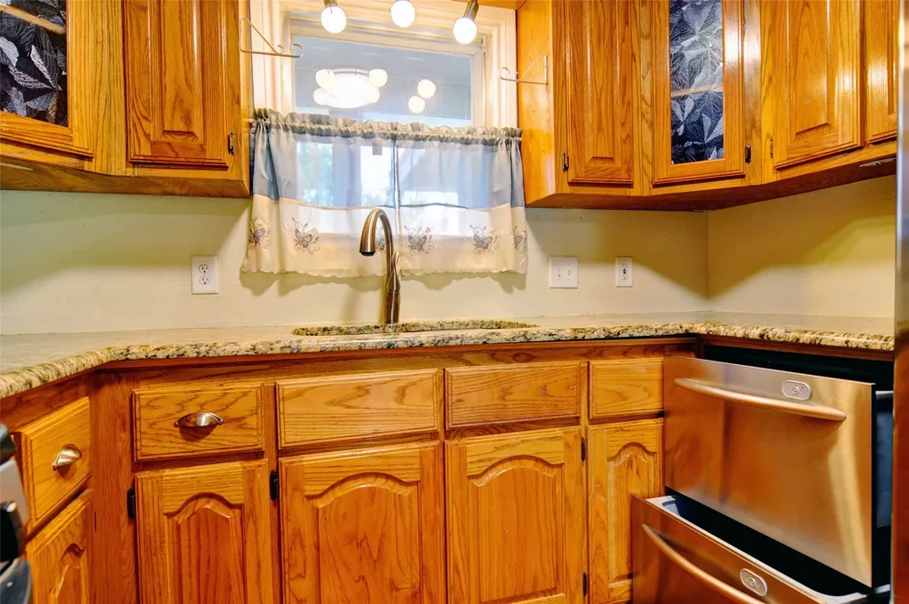1110 Wade Hampton Street Benbrook TX 76126