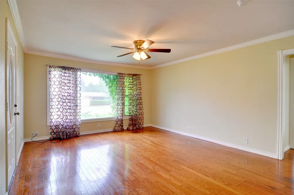 1110 Wade Hampton Street Benbrook TX 76126