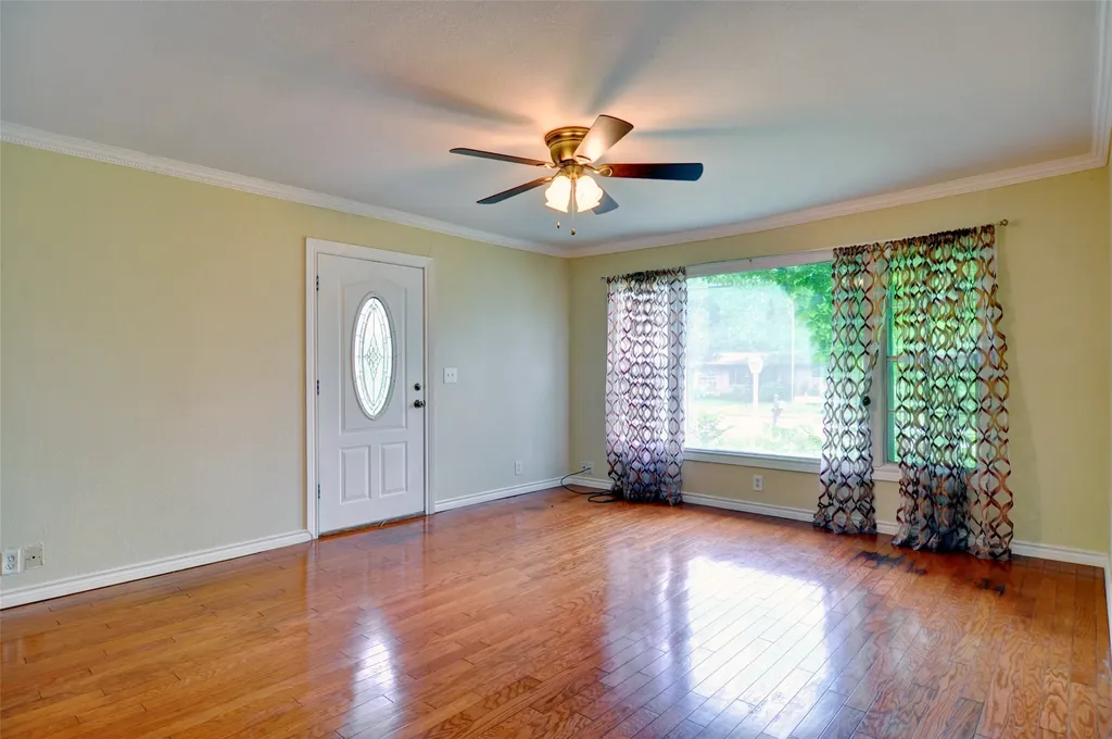 1110 Wade Hampton Street Benbrook TX 76126