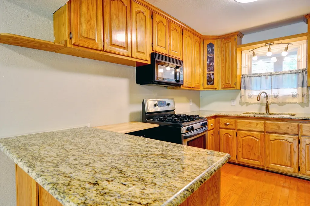 1110 Wade Hampton Street Benbrook TX 76126