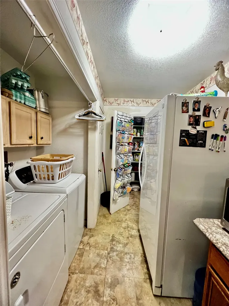 394 Hcr 1143 Blum TX 76627
