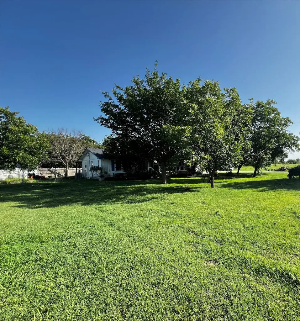 394 Hcr 1143 Blum TX 76627