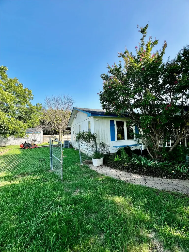 394 Hcr 1143 Blum TX 76627